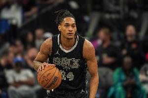 瓦塞尔：球队还有些问题需要解决 今晚我们就是怎么都投不进