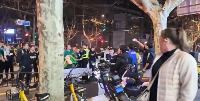 1741097511790095030.jpg 球迷.jpg